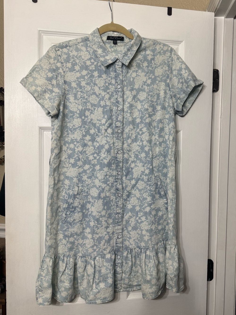 Velvet Heart Floral Button-Front Short Sleeve Dress